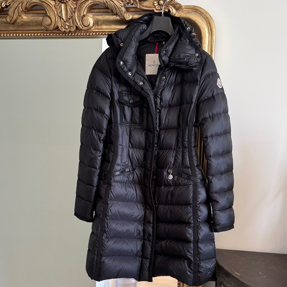 Moncler medium length Black Puffer Jacket size 00